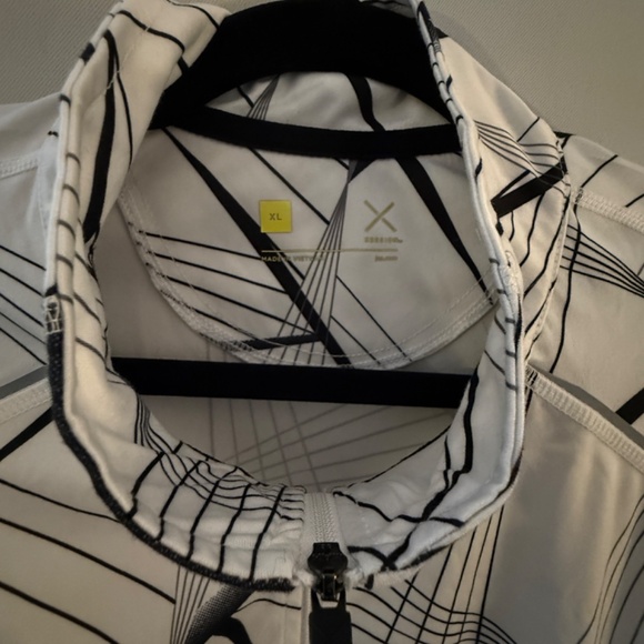 Xersion Pull Over Athletic Wear - Picture 4 of 5